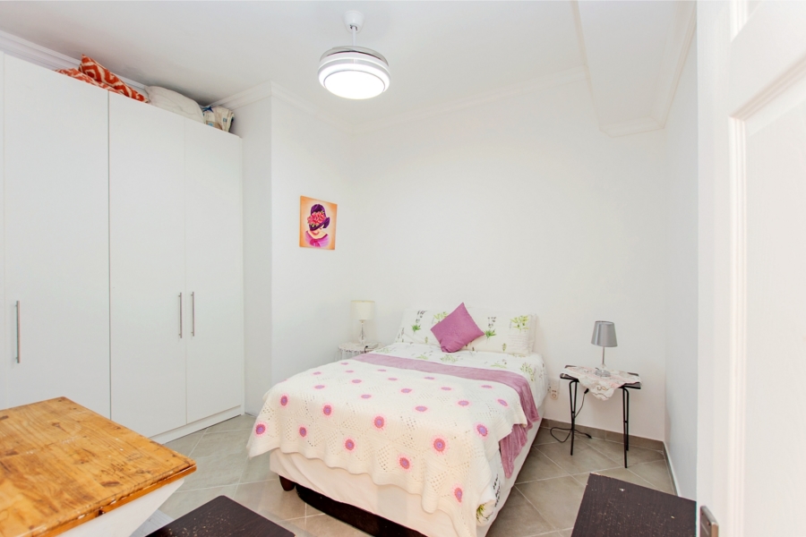 5 Bedroom Property for Sale in Brittania Beach Estate Western Cape